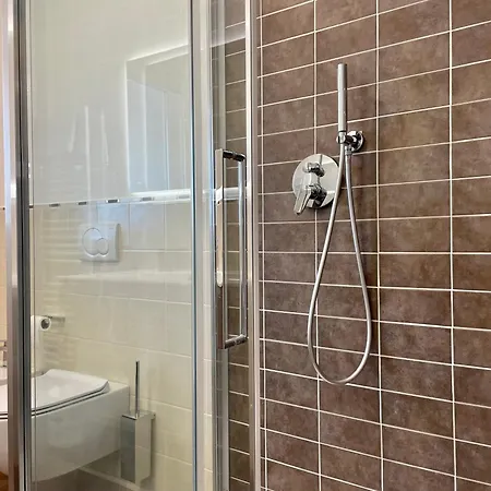 Apartamento Bilocale Con Terrazzo E Garage - Casa Ondina
