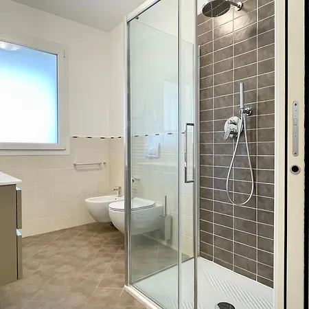 Bilocale Con Terrazzo E Garage - Casa Ondina شقة ريميني