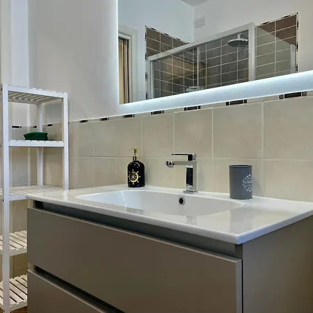 شقة Bilocale Con Terrazzo E Garage - Casa Ondina