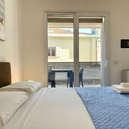 Lejlighed Bilocale Con Terrazzo E Garage - Casa Ondina *