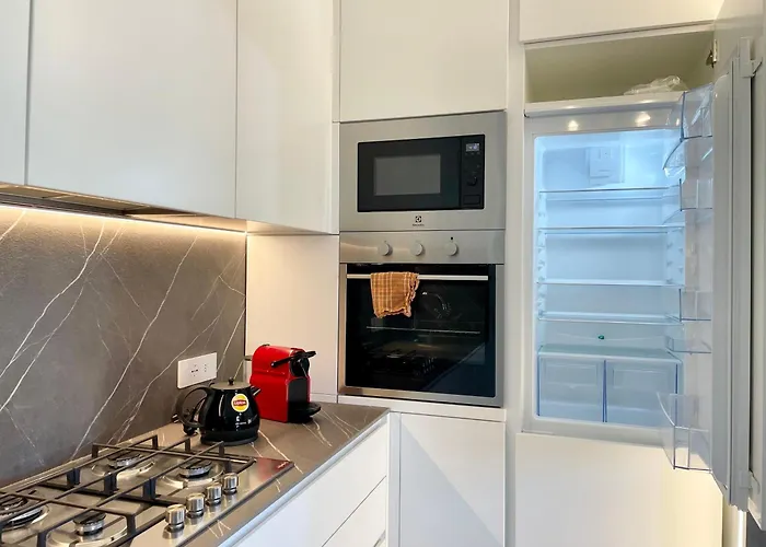 Bilocale Con Terrazzo E Garage - Casa Ondina